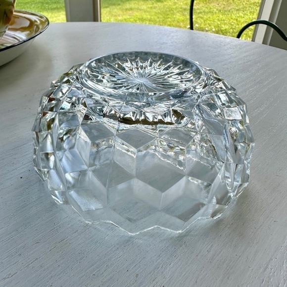 1940’S FOSTORIA, PRESSED GLASS. CLEAR, CUBED GLASS WITH SAWTOOTH RIM. - Picture 5 of 7